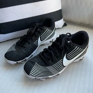 Nike FastFlex Cleats Womens size 9